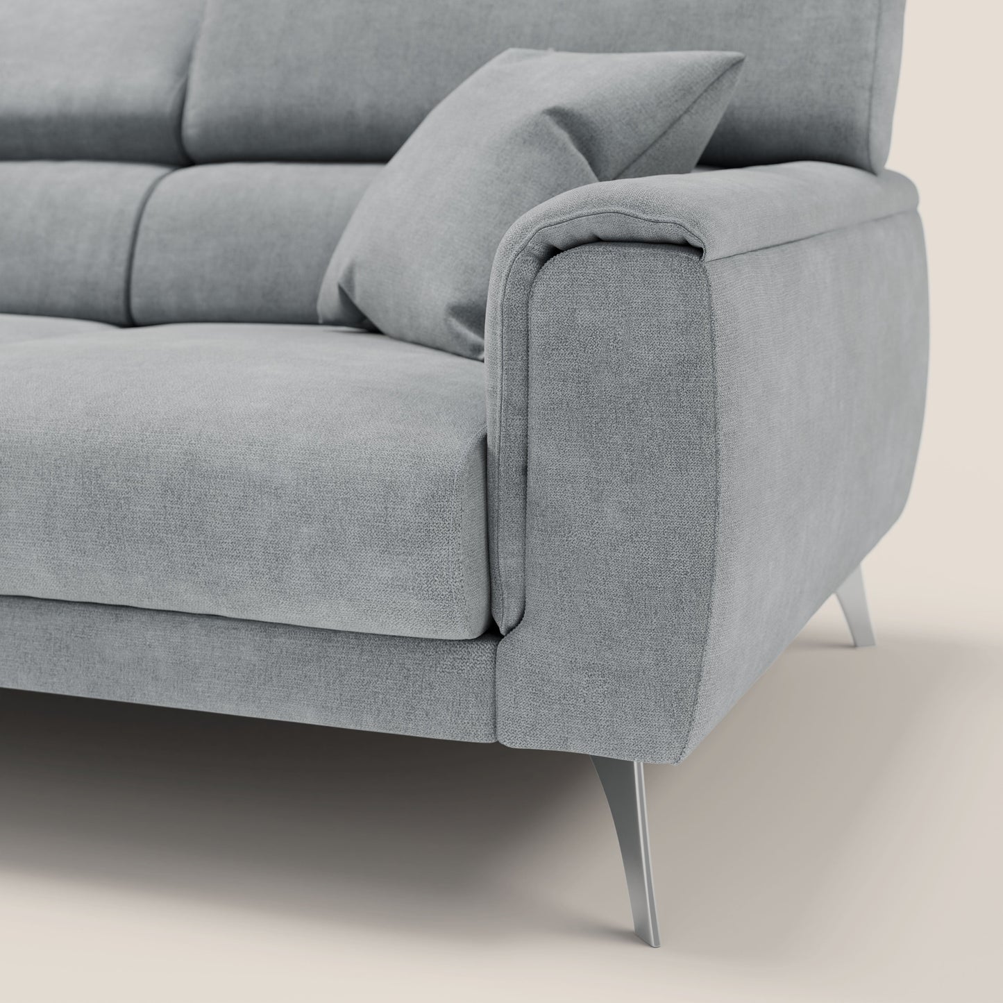 Caravaggio divano con 3 sedute allungabili indipendenti e poggiatesta reclinabili in tessuto impermeabile T02 grigio chiaro