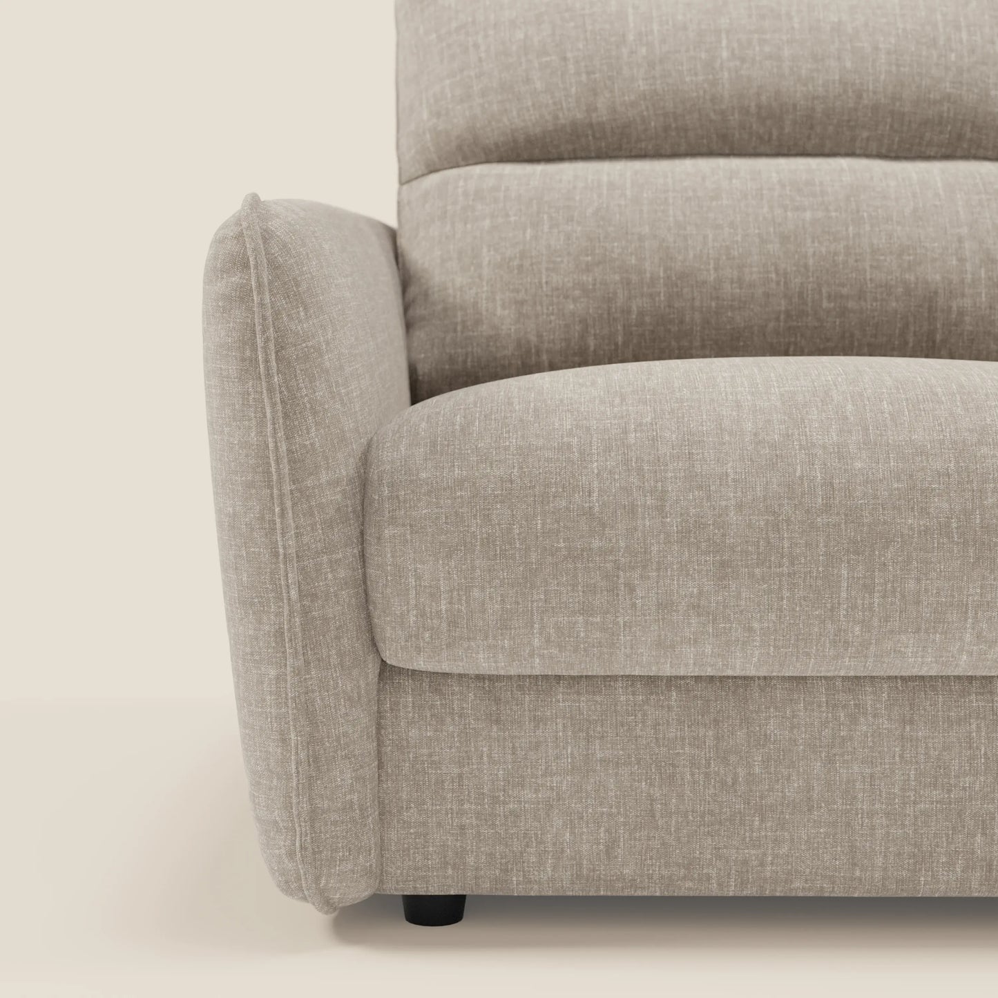 Elios Divano letto con morbidi cuscini spalliera in tessuto smacchiabile T24 lino chiaro