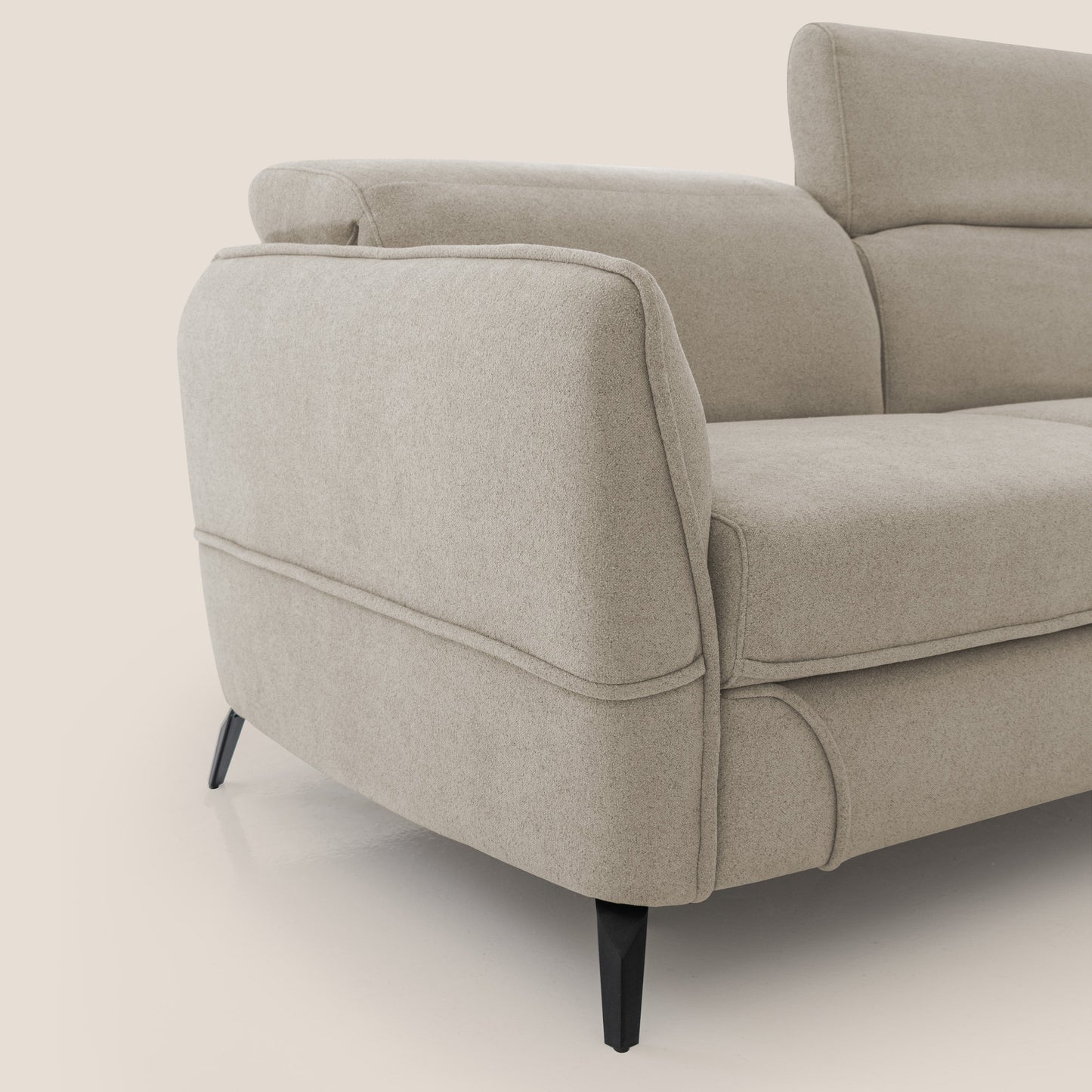 Bloom Divano con poggiapiedi estraibile piedini alti e poggiatesta reclinabili in tessuto bouclé impermeabile T07 beige