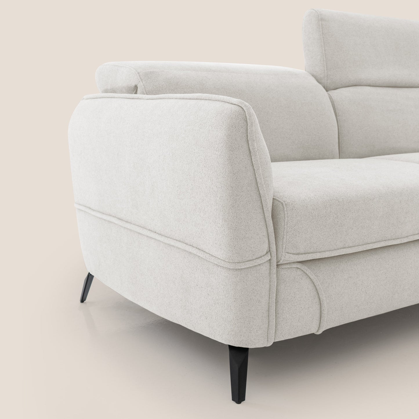 Bloom Divano con poggiapiedi estraibile piedini alti e poggiatesta reclinabili in tessuto bouclé impermeabile T07 bianco