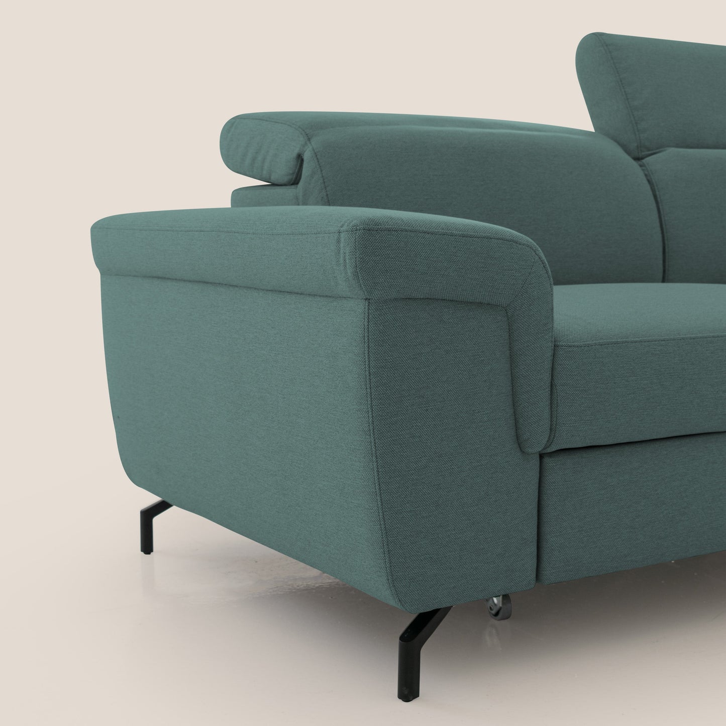 Aisha Divano con poggiapiedi estraibile piedini alti e poggiatesta reclinabili in tessuto Smacchiabile T05 verde
