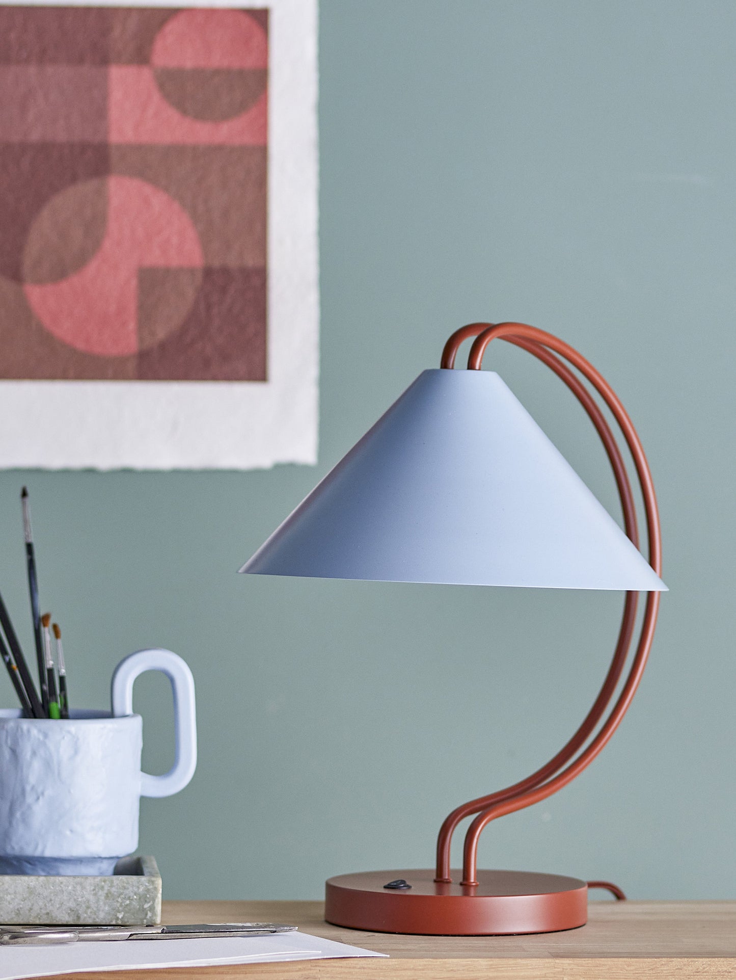 Janya lampada da tavolo in metallo rosso e blu