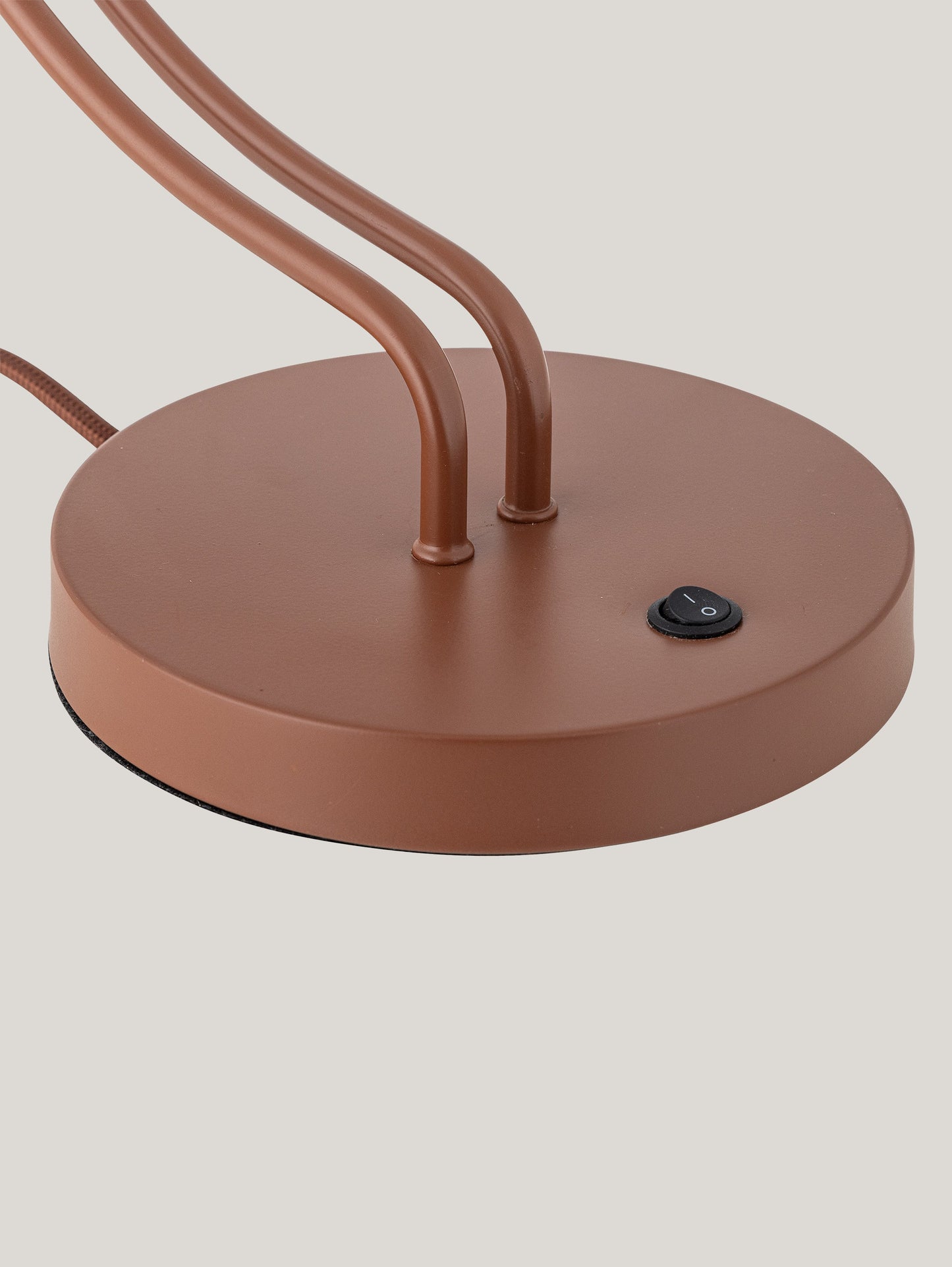 Janya lampada da tavolo in metallo rosso e blu