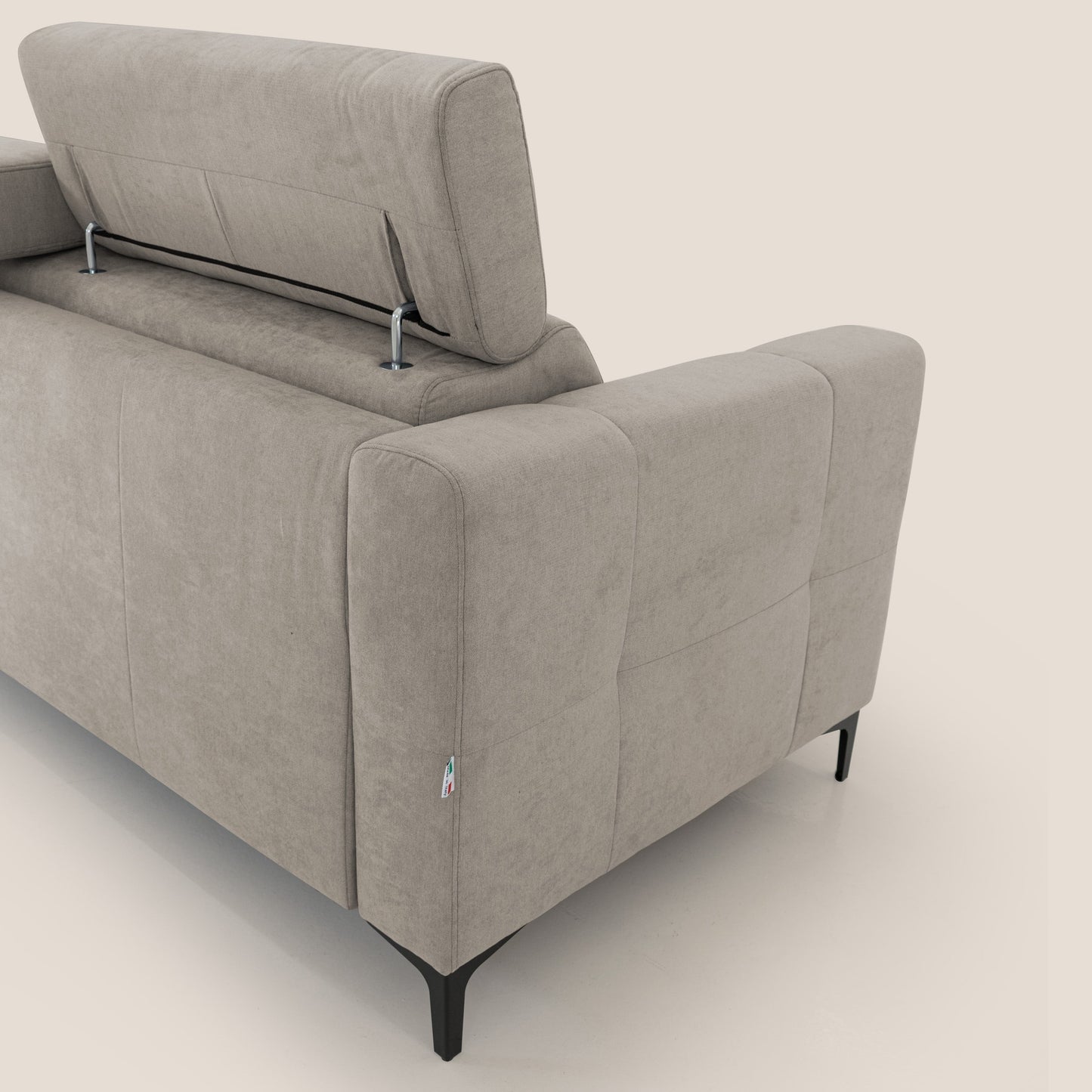 Gardenia divano letto materasso alto 18 cm con poggiatesta reclinabili e rivestimento impermeabile T02 beige