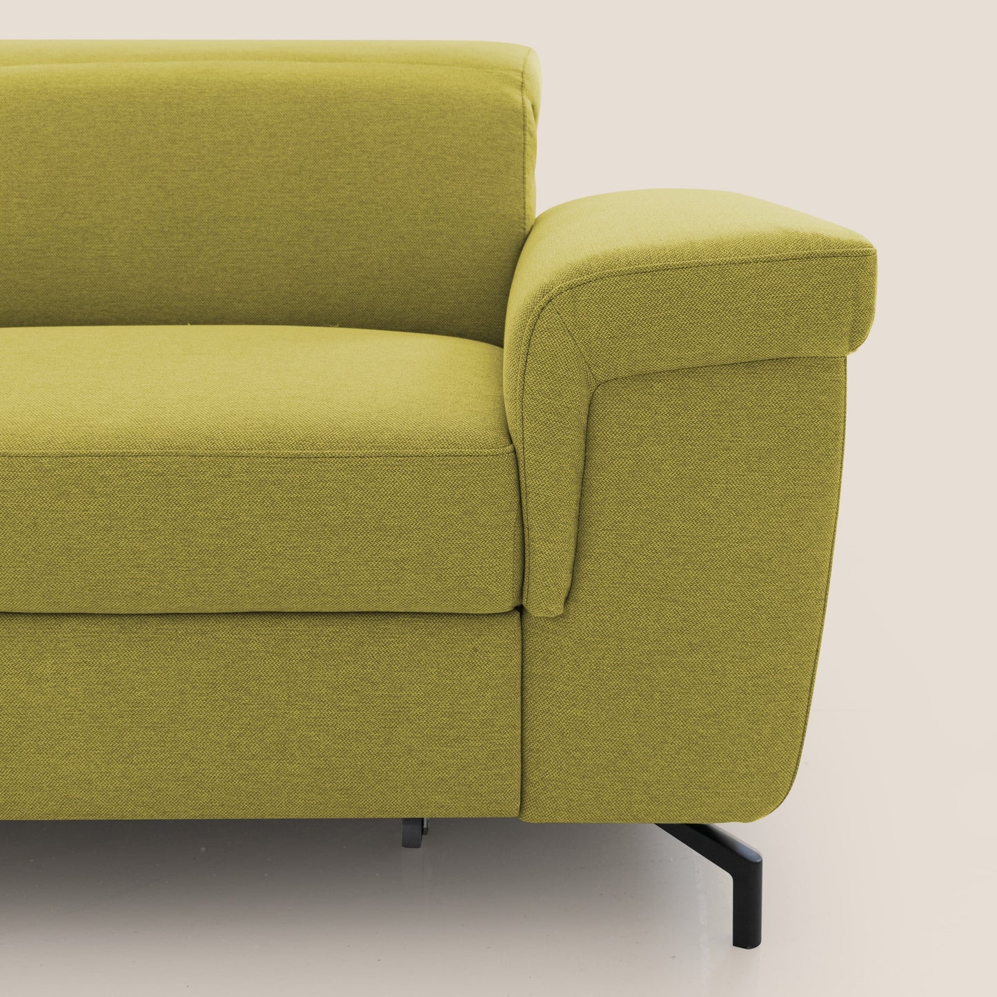 Aisha Divano con poggiapiedi estraibile piedini alti e poggiatesta reclinabili in tessuto Smacchiabile T05 giallo