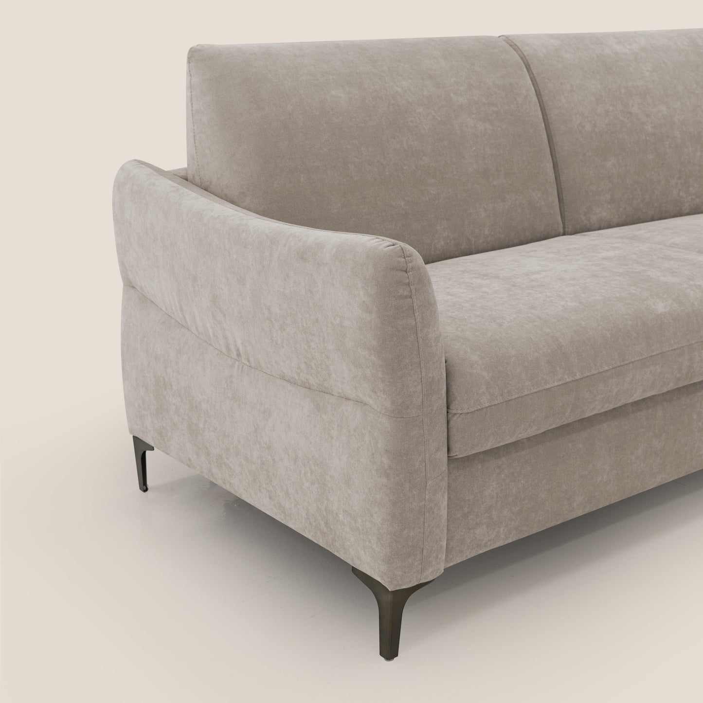 Dalia divano letto con materasso H18 cm e piedi alti in raffinato tessuto smacchiabile T17 beige