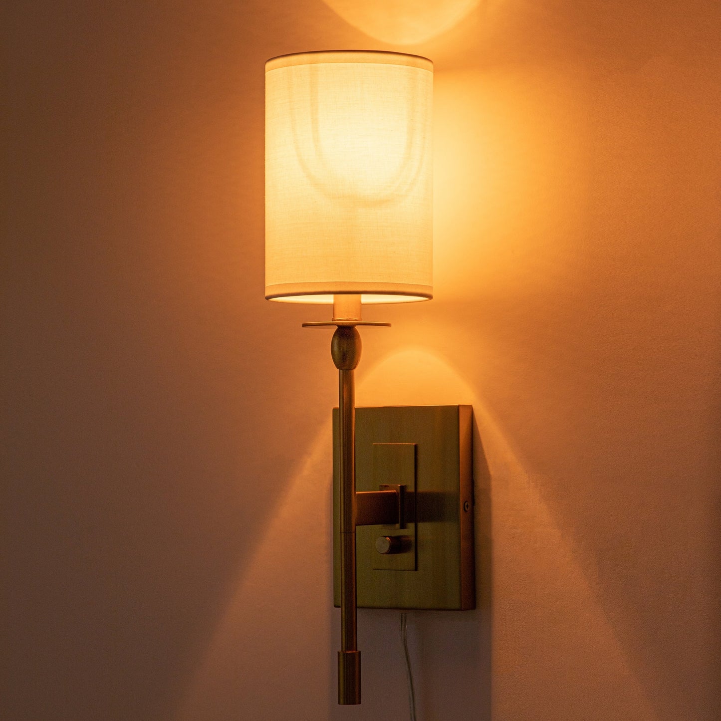 1-Light Matte Black Hardwired/Plug-in Dimmable Indoor Wall Sconce with Fabric Shade