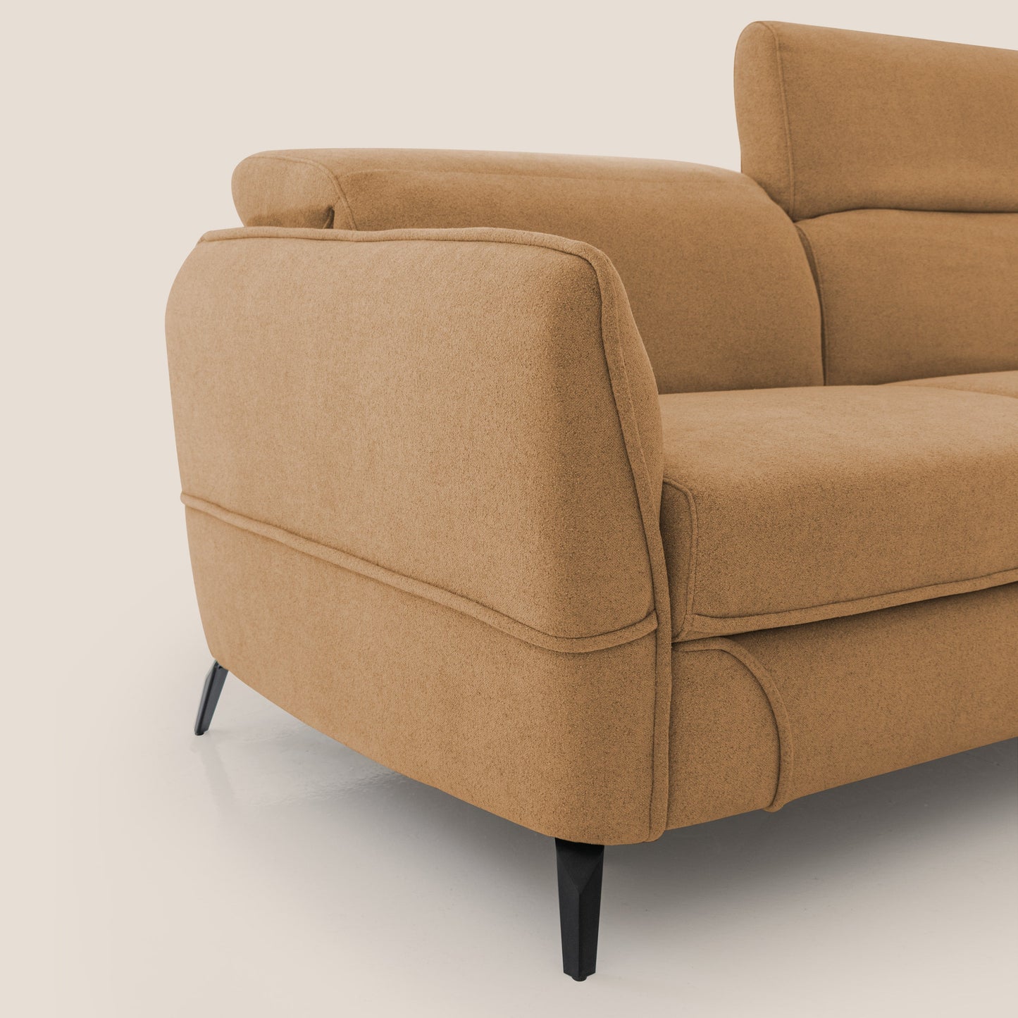 Bloom Divano con poggiapiedi estraibile piedini alti e poggiatesta reclinabili in tessuto bouclé impermeabile T07 arancio