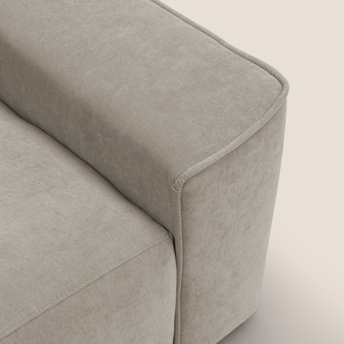 Clark Divano angolare con opzione relax elettrico in tessuto smacchiabile impermeabile T17 beige