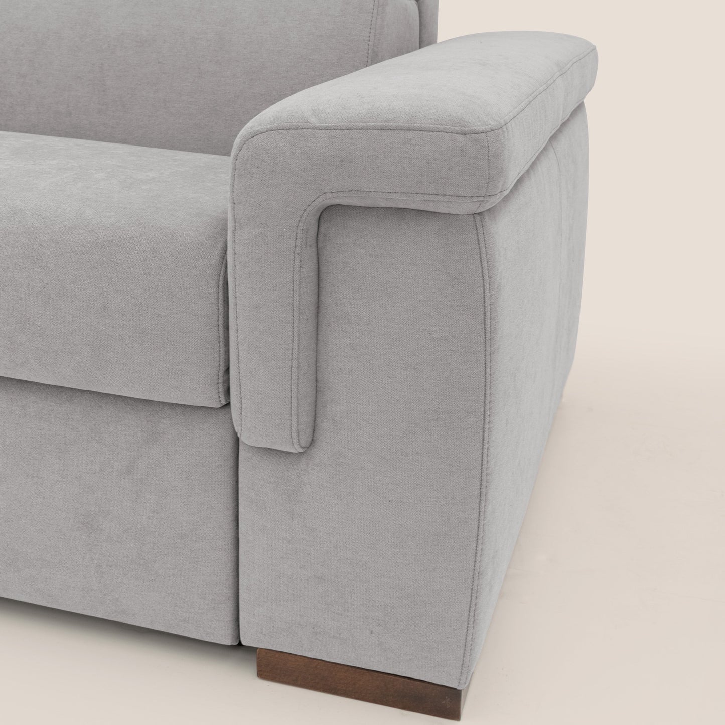 Giunone divano letto con materasso alto 18 cm e poggiatesta reclinabili in tessuto impermeabile T02 grigio chiaro 