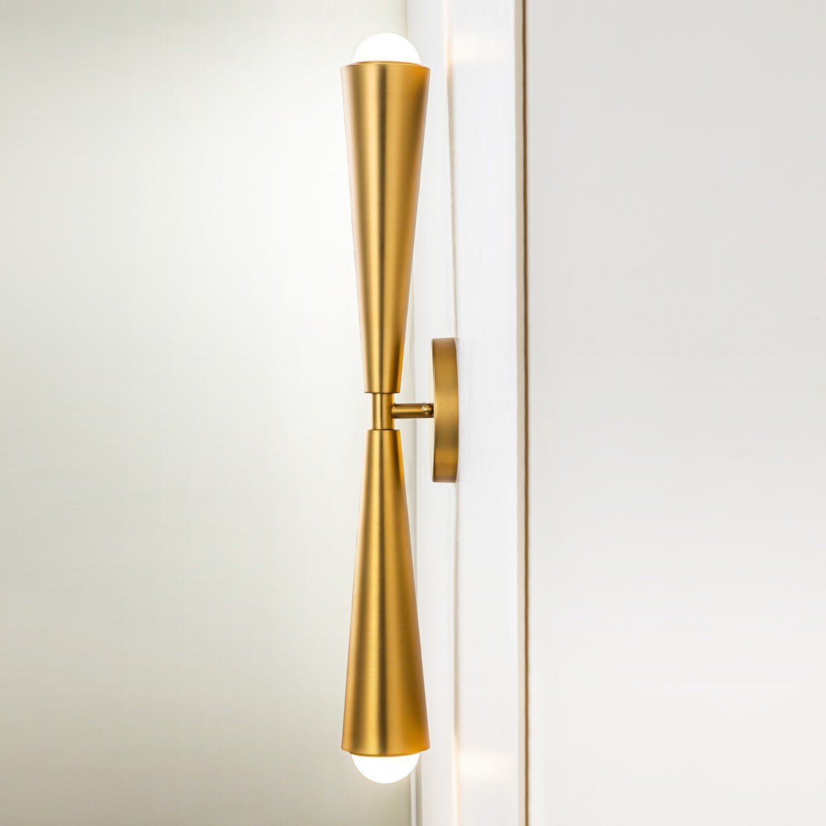 2-Light Up & Down Dual Cone Vanity Light Horn Hourglass LED Wall Sconce