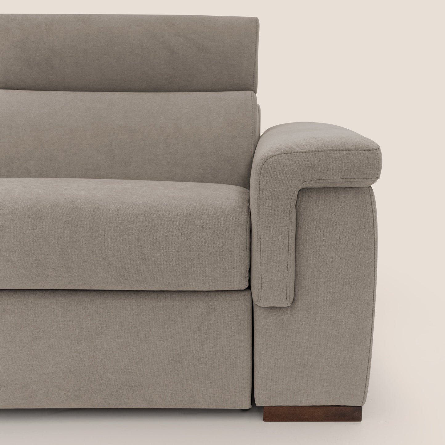 Giunone divano letto con materasso alto 18 cm e poggiatesta reclinabili in tessuto impermeabile T02 beige 