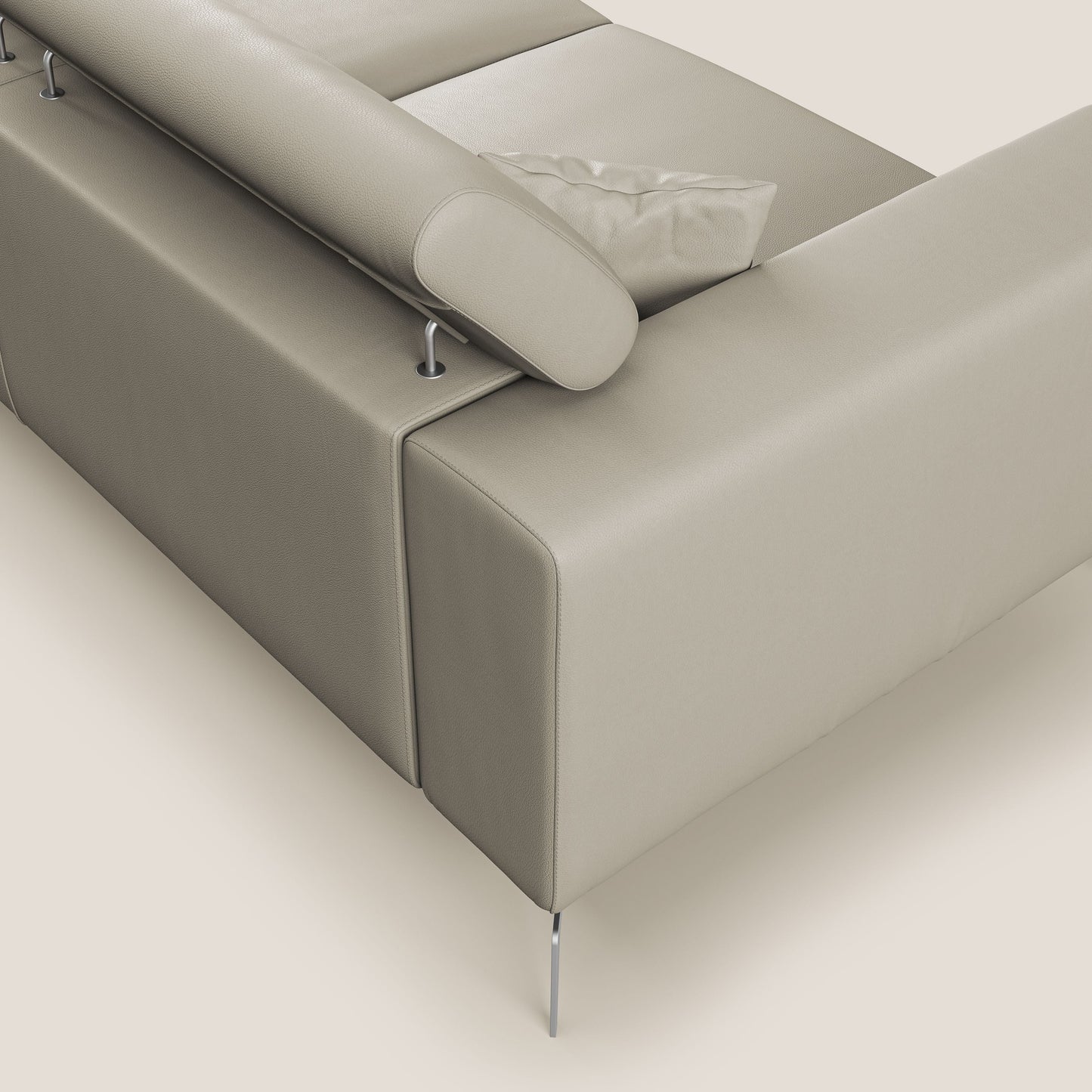 Blade Divano moderno con poggiatesta reclinabili in Ecopelle T04 tortora