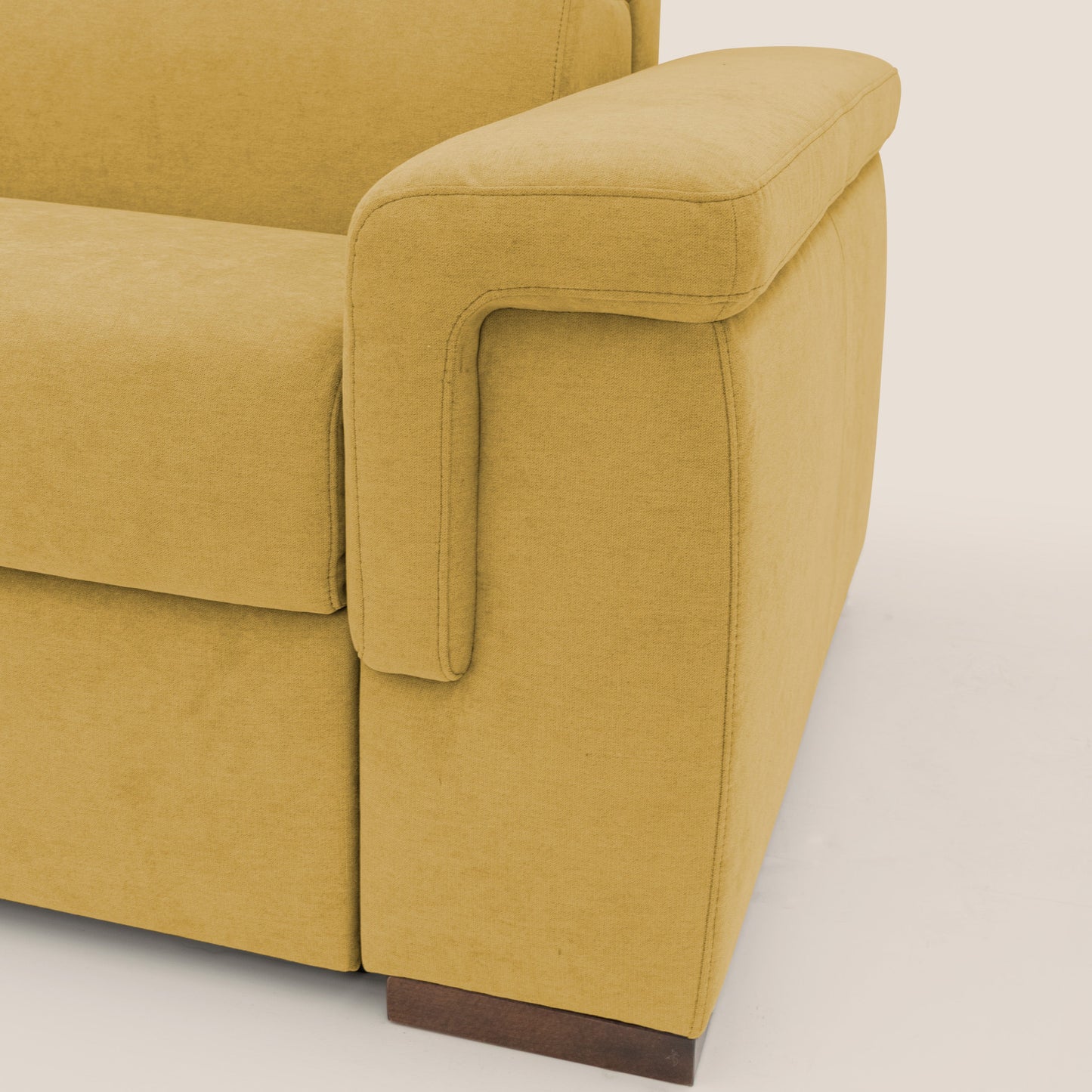 Giunone divano letto con materasso alto 18 cm e poggiatesta reclinabili in tessuto impermeabile T02 giallo 