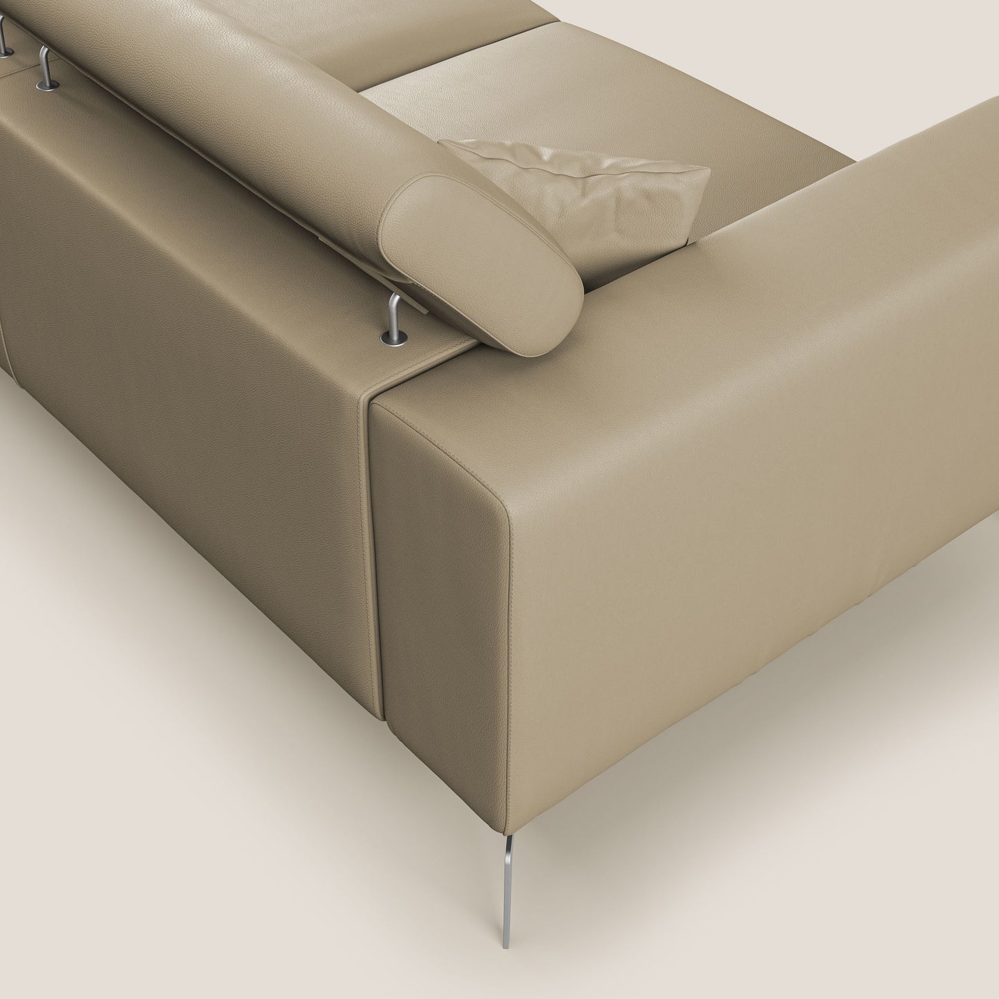 Blade Divano moderno con poggiatesta reclinabili in Ecopelle T04 beige