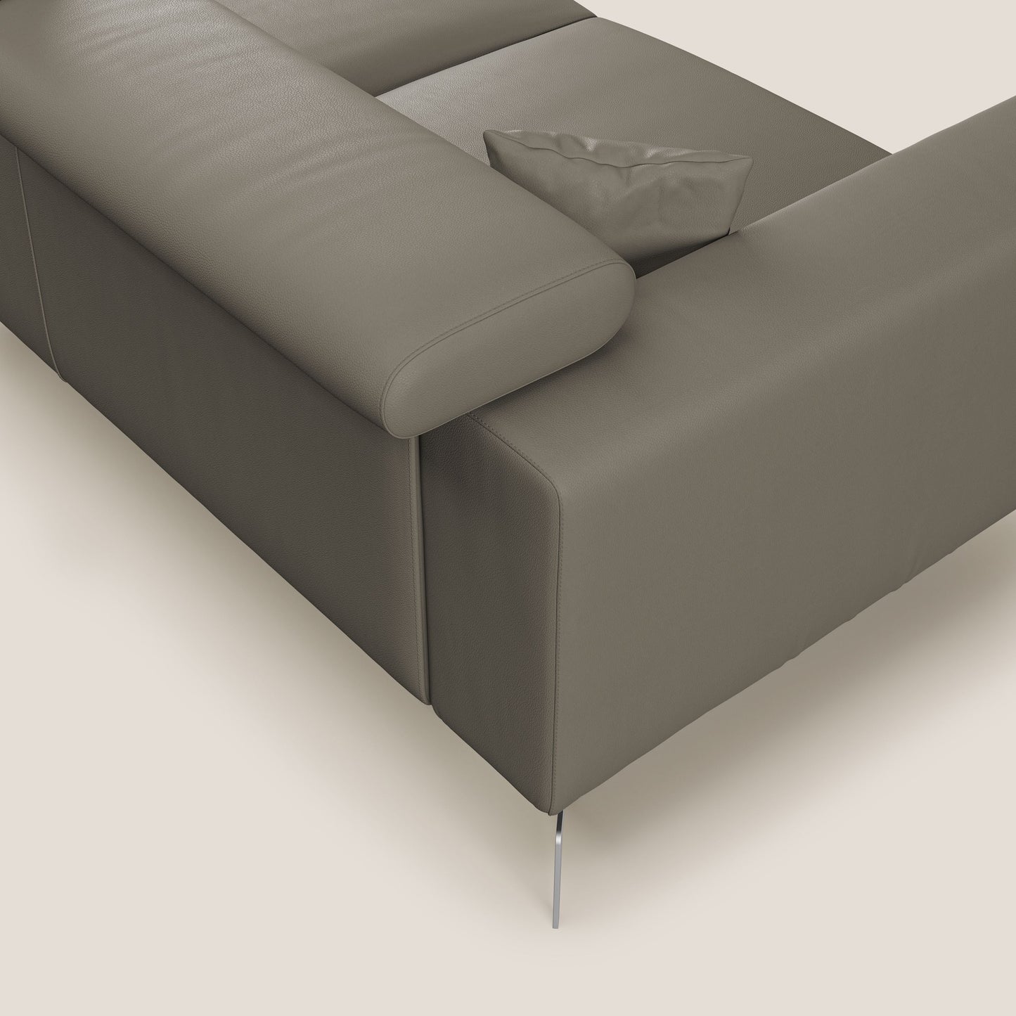 Blade Divano moderno angolare con poggiatesta reclinabili in Ecopelle T04 talpa