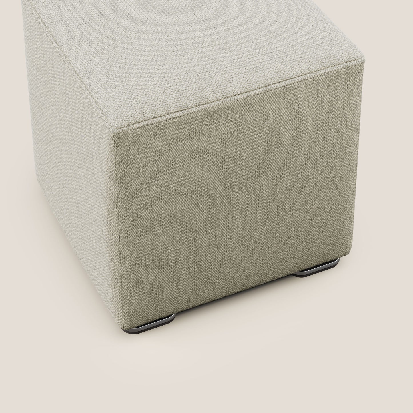 Pouf cubo in tessuto morbido smacchiabile T05 beige