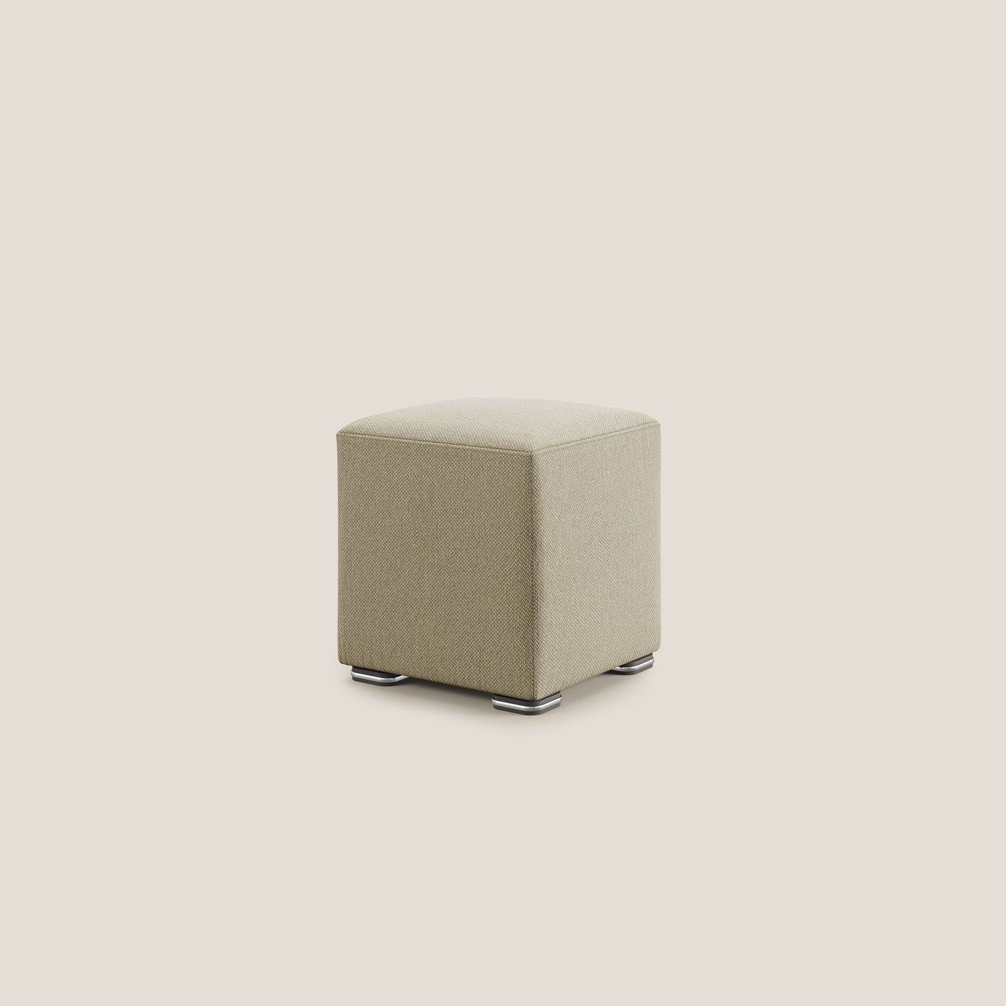 Pouf cubo in tessuto morbido smacchiabile T05 cammello