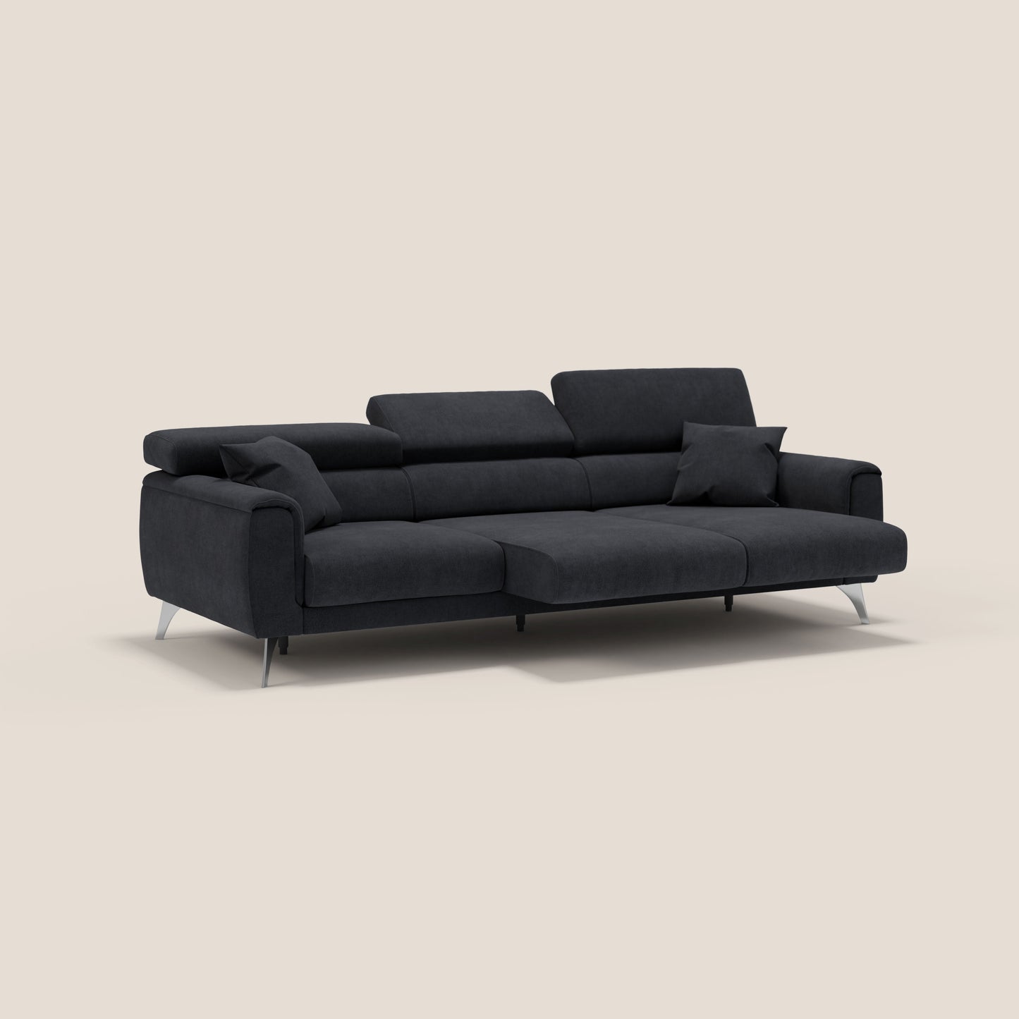 Divano Caravaggio con 3 sedute allungabili indipendenti e poggiatesta reclinabili in tessuto impermeabile T02 nero