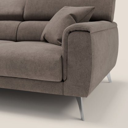 Caravaggio divano con 3 sedute allungabili indipendenti e poggiatesta reclinabili in tessuto impermeabile T02 marrone