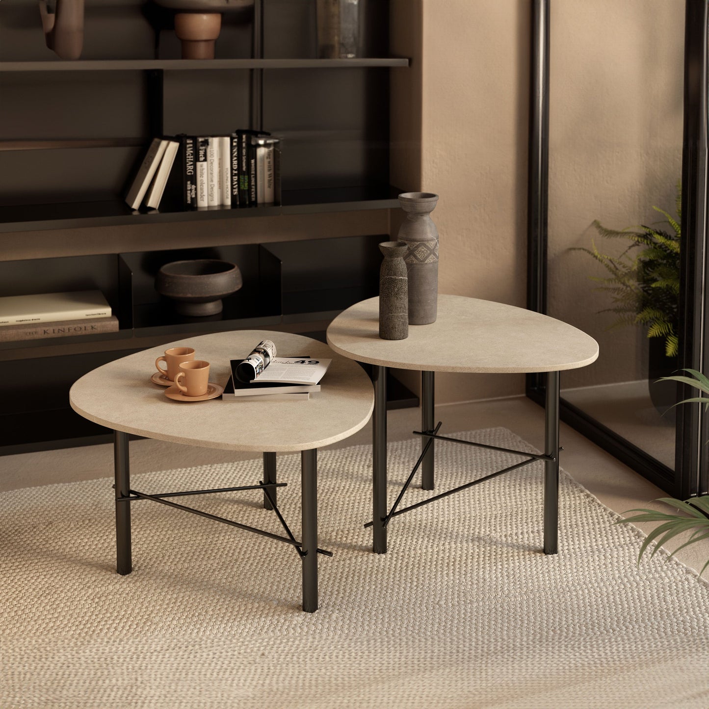 Cookie tavolino basso con piano in laminam terre di matera nero