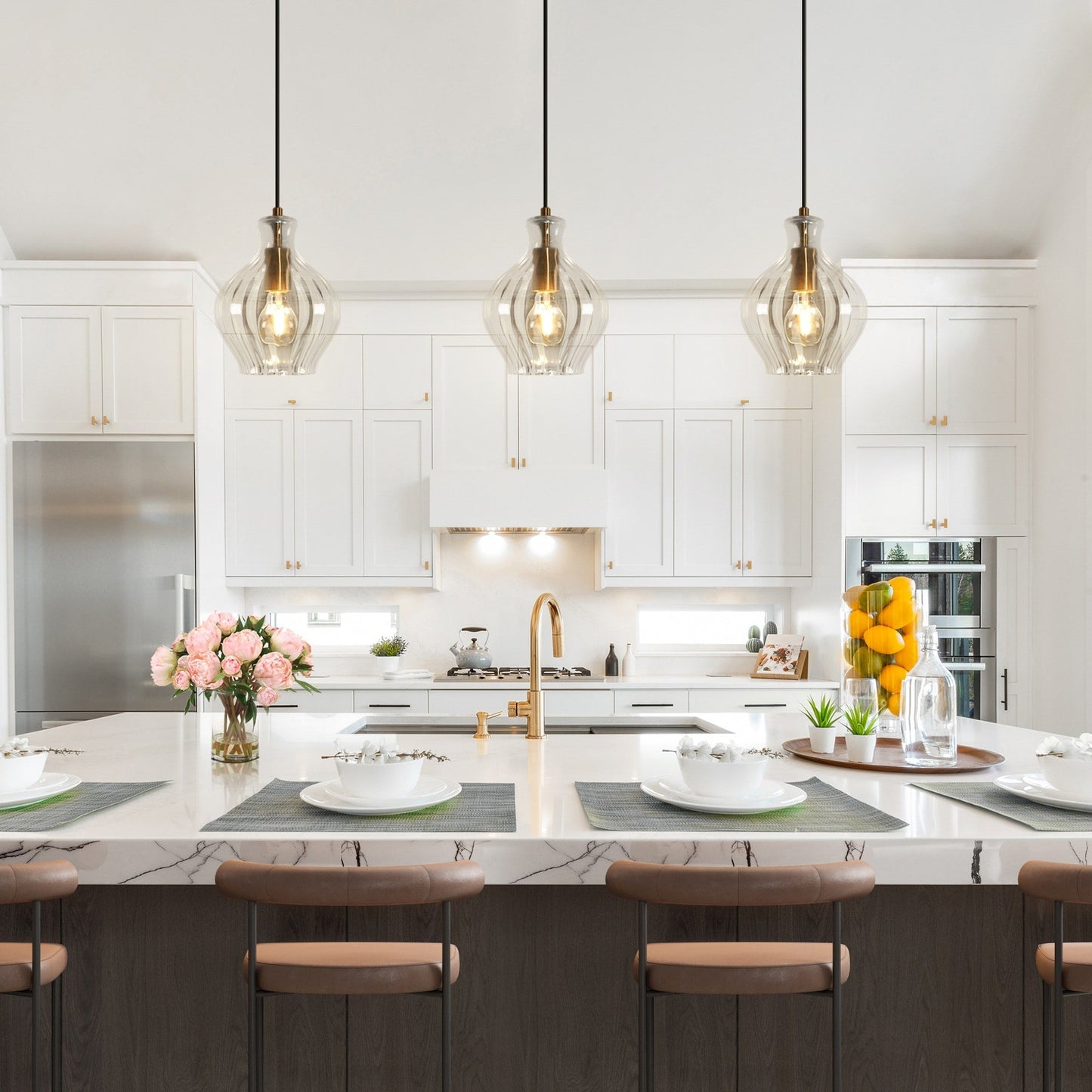 Coria Mid-century Modern Brass Pendant Light 1-Light Chic Dimmable Kitchen Island Lamp Fluted Glass Dining Room