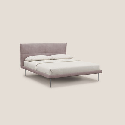 Akiko letto imbottito con piedi alti in metallo in tessuto impermeabile T02 rosa 