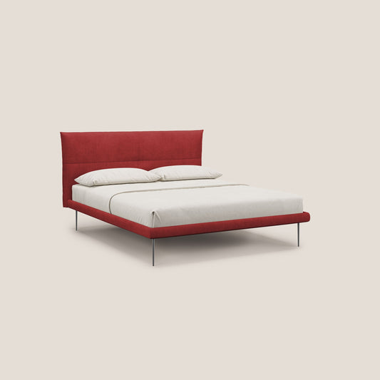 Akiko letto imbottito con piedi alti in metallo in tessuto impermeabile T02 rosso 