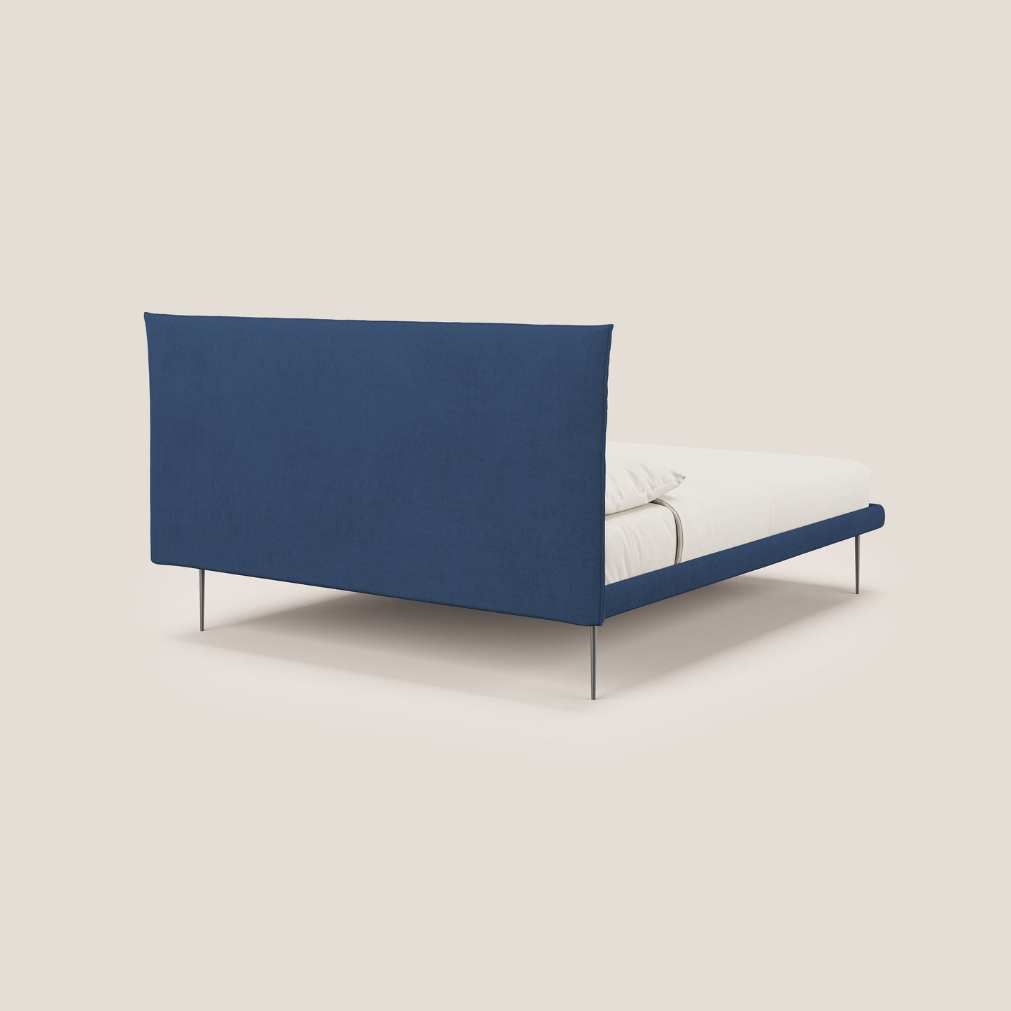 Akiko letto imbottito con piedi alti in metallo in tessuto impermeabile T02 blu 