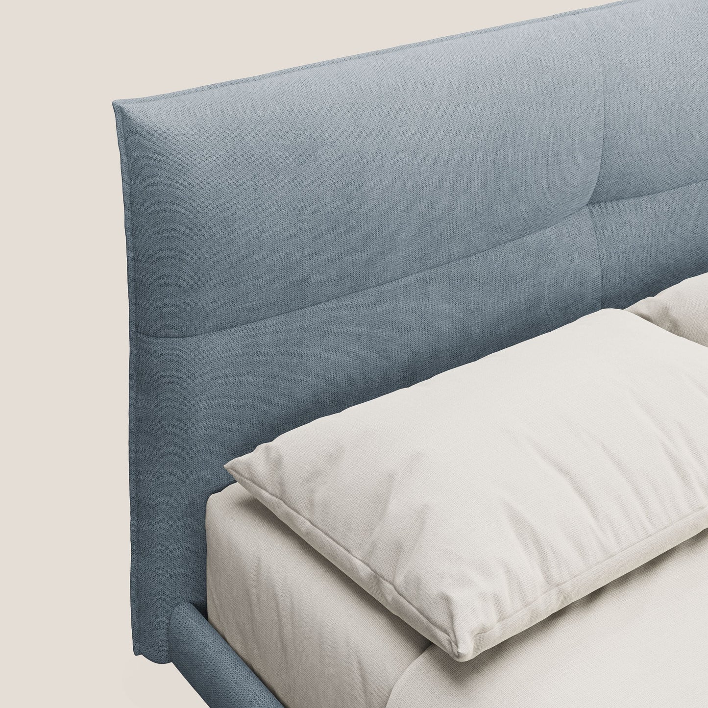 Akiko letto imbottito con piedi alti in metallo in tessuto impermeabile T02 carta da zucchero 