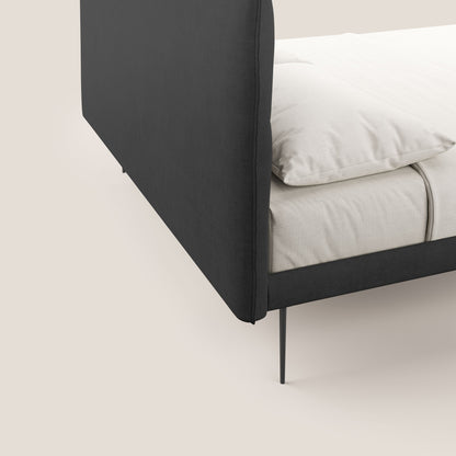 Akiko letto imbottito con piedi alti in metallo in tessuto impermeabile T02 nero 