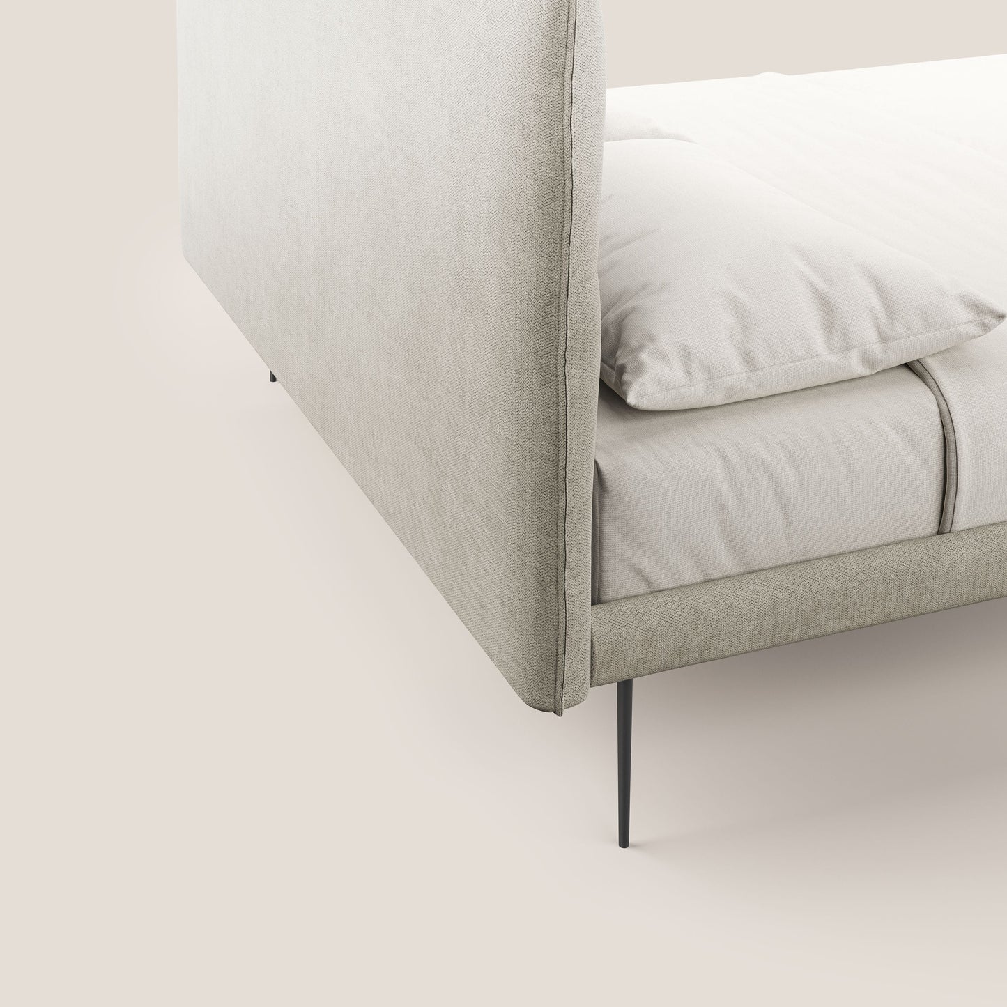 Akiko letto imbottito con piedi alti in metallo in tessuto impermeabile T02 panna 