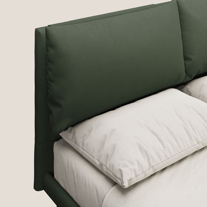 Astrid letto imbottito con piedi in legno in microfibra smacchiabile T11 verde 