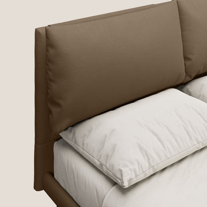 Astrid letto imbottito con piedi in legno in microfibra smacchiabile T11 marrone 
