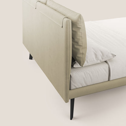Astrid letto imbottito con piedi in legno in microfibra smacchiabile T11 panna 