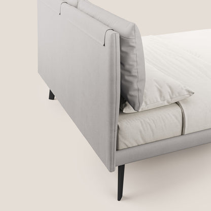 Astrid letto imbottito con piedi in legno in microfibra smacchiabile T11 grigio chiaro 