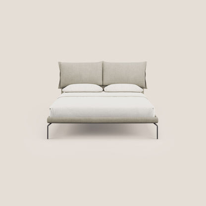 Bice letto imbottito con cuscini e piedi alti in metallo in tessuto impermeabile T02 panna 