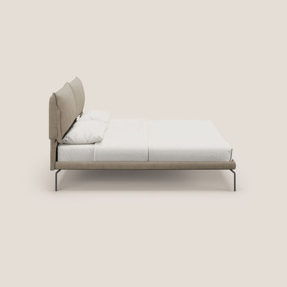 Bice letto imbottito con cuscini e piedi alti in metallo in tessuto impermeabile T02 beige 
