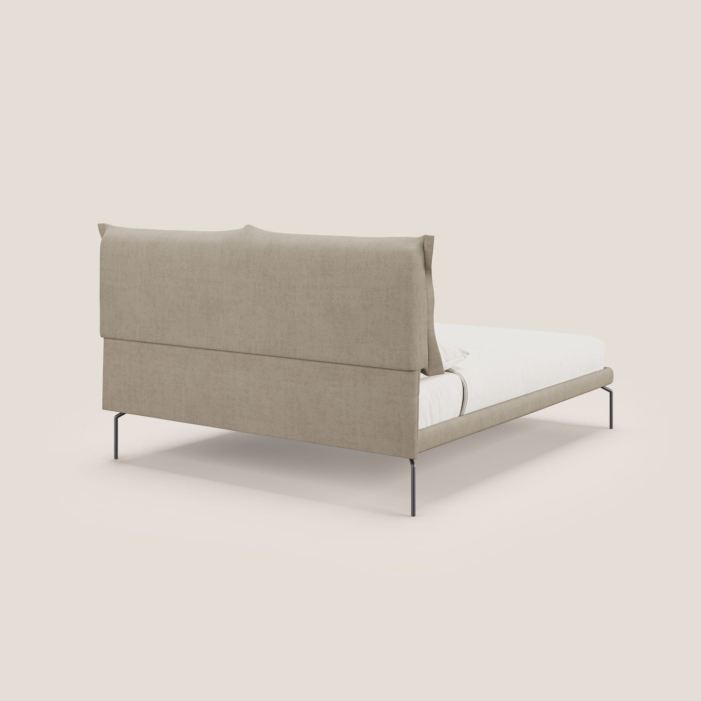 Bice letto imbottito con cuscini e piedi alti in metallo in tessuto impermeabile T02 beige 
