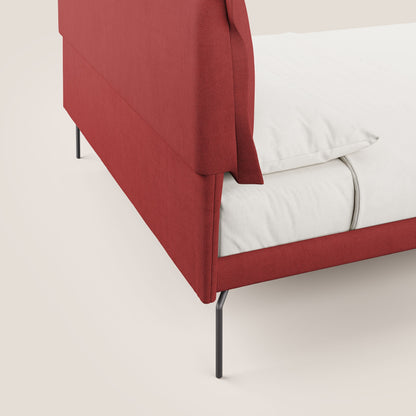 Bice letto imbottito con cuscini e piedi alti in metallo in tessuto impermeabile T02 rosso 