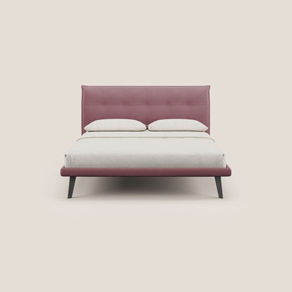 Brigitte letto con testata trapuntata piedi alti in mogano e tessuto impermeabile T09 salmone 