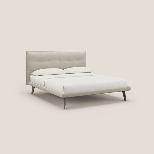 Brigitte letto con testata trapuntata piedi alti in mogano e tessuto impermeabile T09 beige 