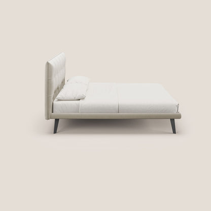 Brigitte letto con testata trapuntata piedi alti in mogano e tessuto impermeabile T09 beige 