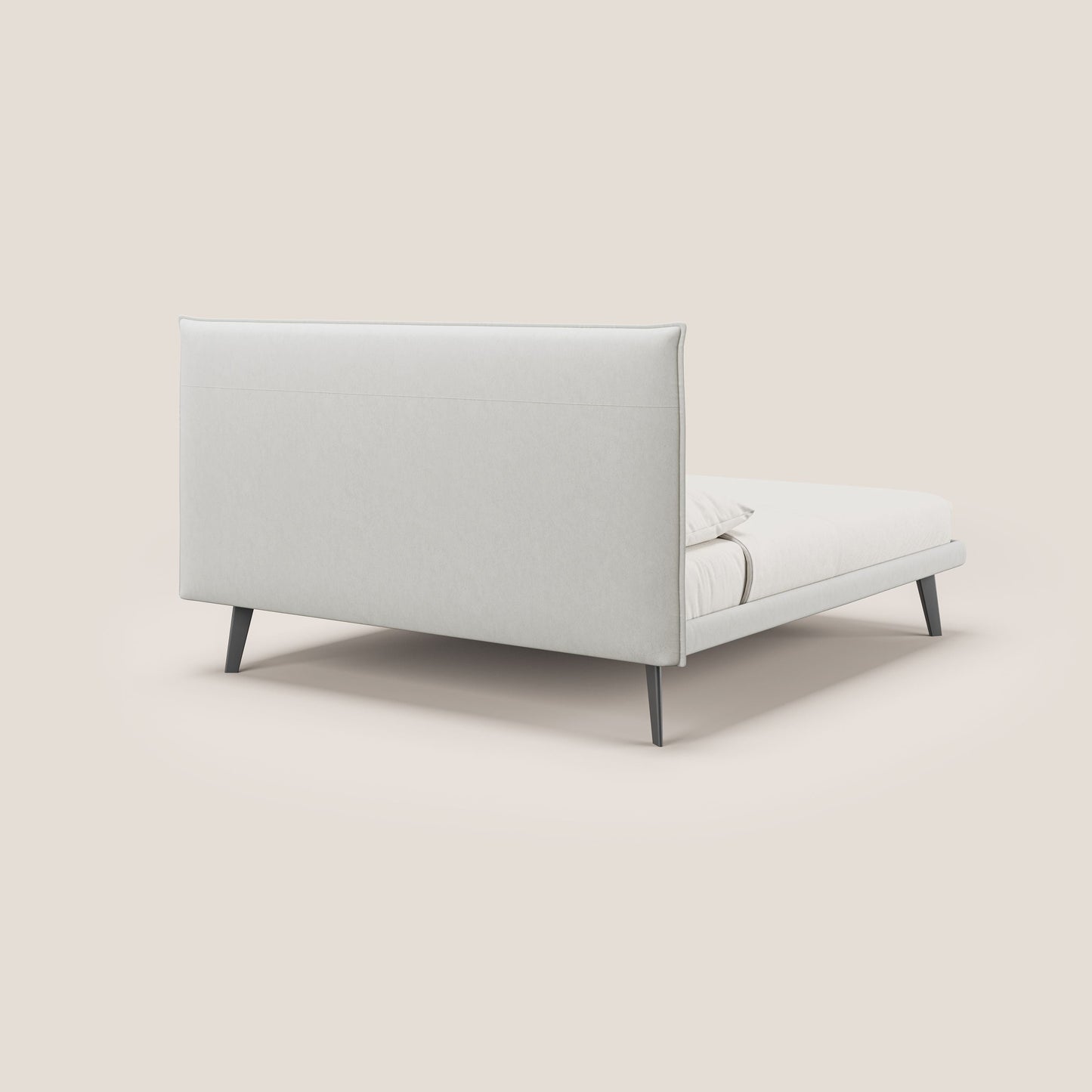 Brigitte letto con testata trapuntata piedi alti in mogano e tessuto impermeabile T09 panna 