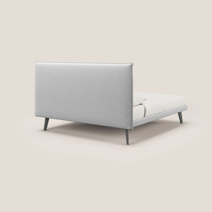 Brigitte letto con testata trapuntata piedi alti in mogano e tessuto impermeabile T09 grigio chiaro 