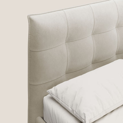 Brigitte letto con testata trapuntata piedi alti in mogano e tessuto impermeabile T09 beige 