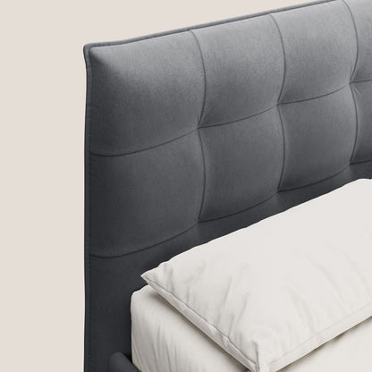 Brigitte letto con testata trapuntata piedi alti in mogano e tessuto impermeabile T09 grigio 