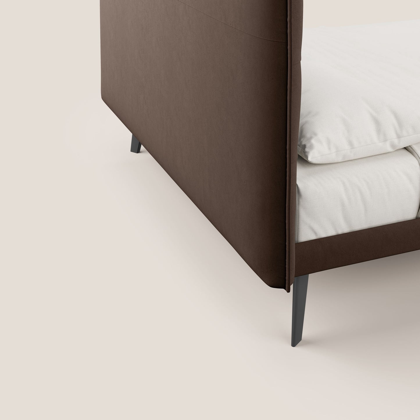 Brigitte letto con testata trapuntata piedi alti in mogano e tessuto impermeabile T09 marrone 