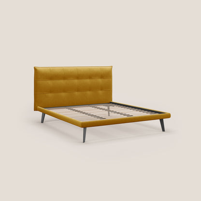 Brigitte letto con testata trapuntata piedi alti in mogano e tessuto impermeabile T09 giallo 