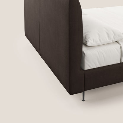 Calliope letto imbottito piedini alti completamente sfoderabile in tessuto smacchiabile T17 marrone 
